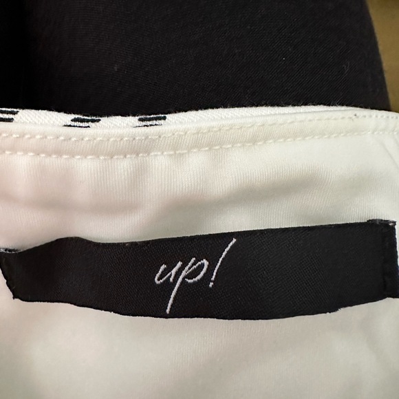 Up! Capri pants Size 8 - Picture 3 of 4